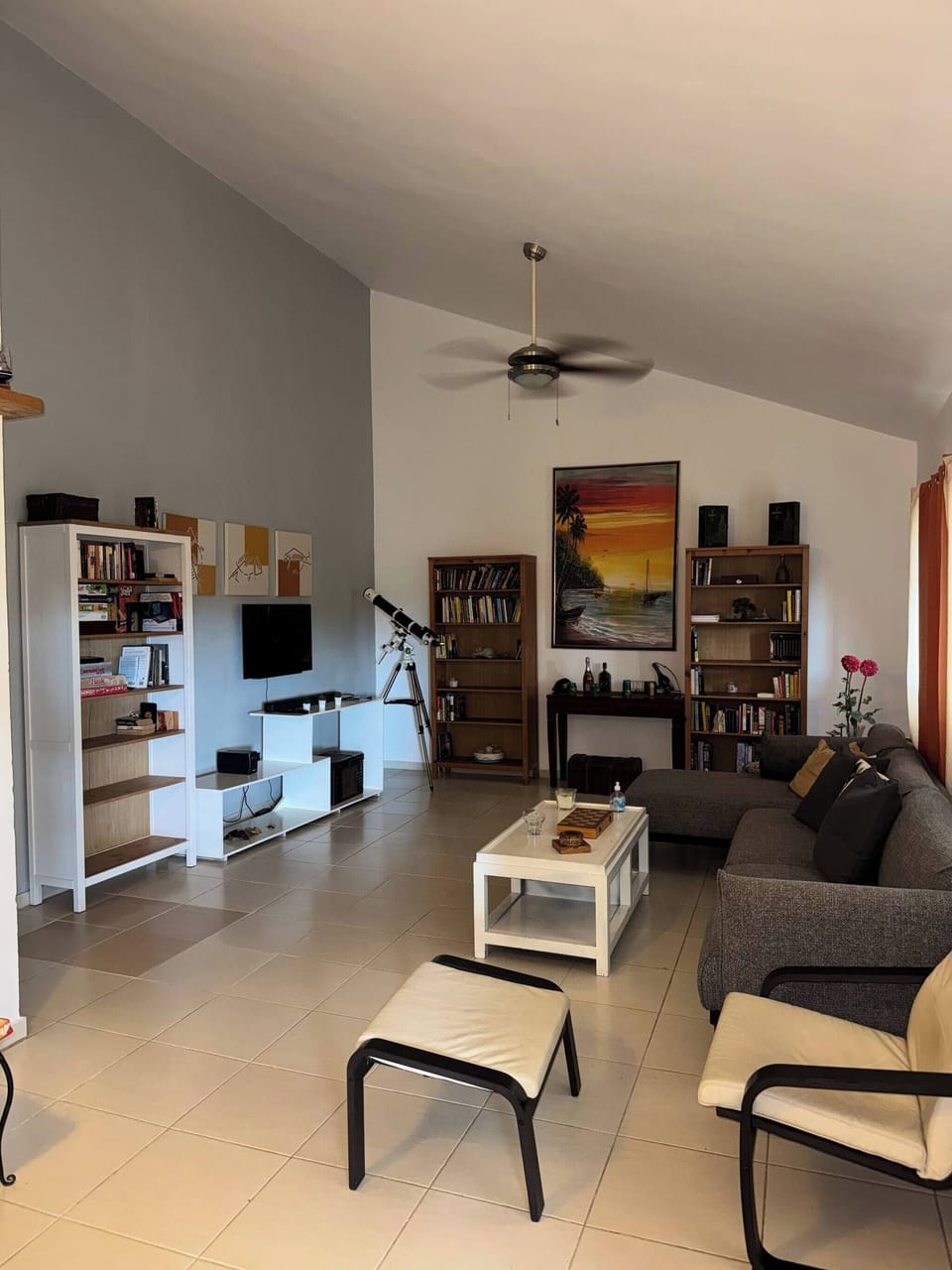 Apartment, 2 Bedrooms | Living room