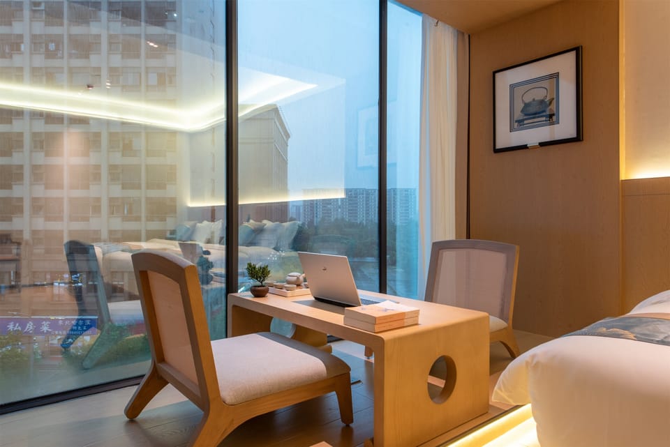 Luxury Twin Room, City View | Egyptian cotton sheets, premium bedding, down comforters, pillowtop beds