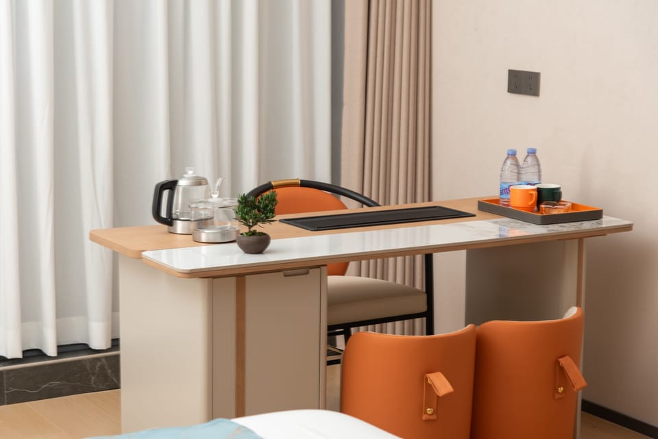 Luxury Double Room, City View | Interior