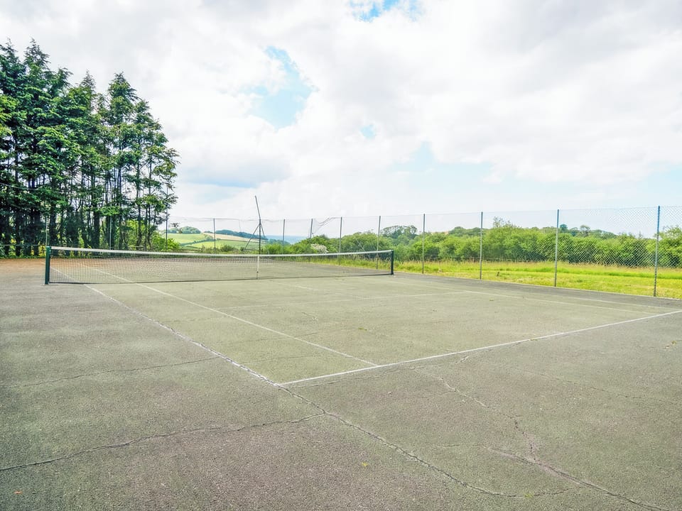Tennis court | Holly - North Hill Cottages, Barnstaple