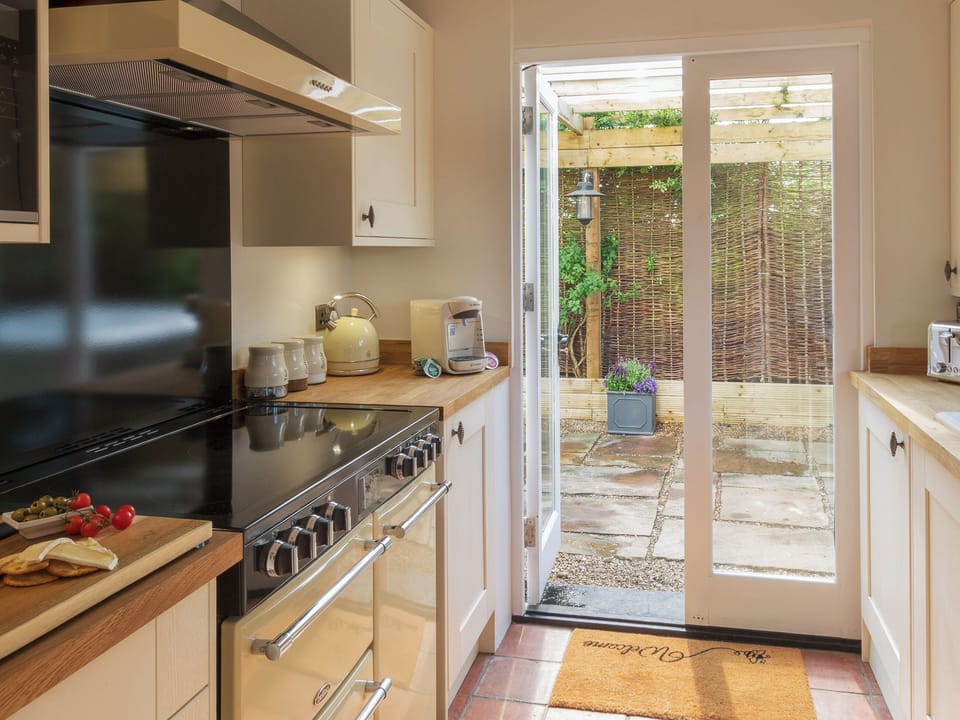 Kitchen | Honeysuckle Cottage - Serenity Cottages, Stoke Ash, near Eye