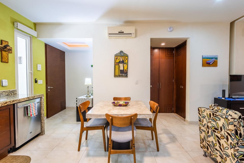 Condo - Image 8