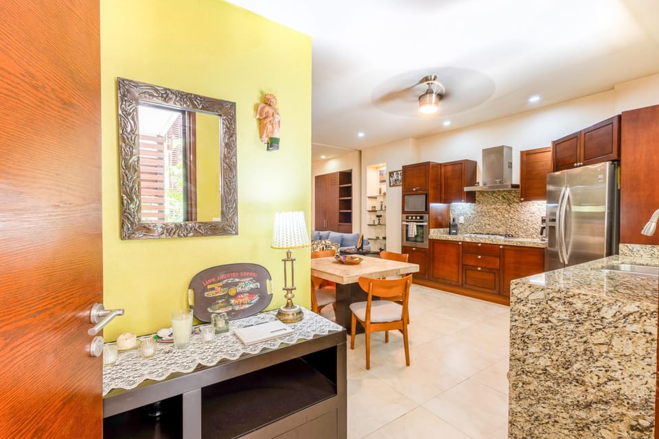 Condo - Image 3