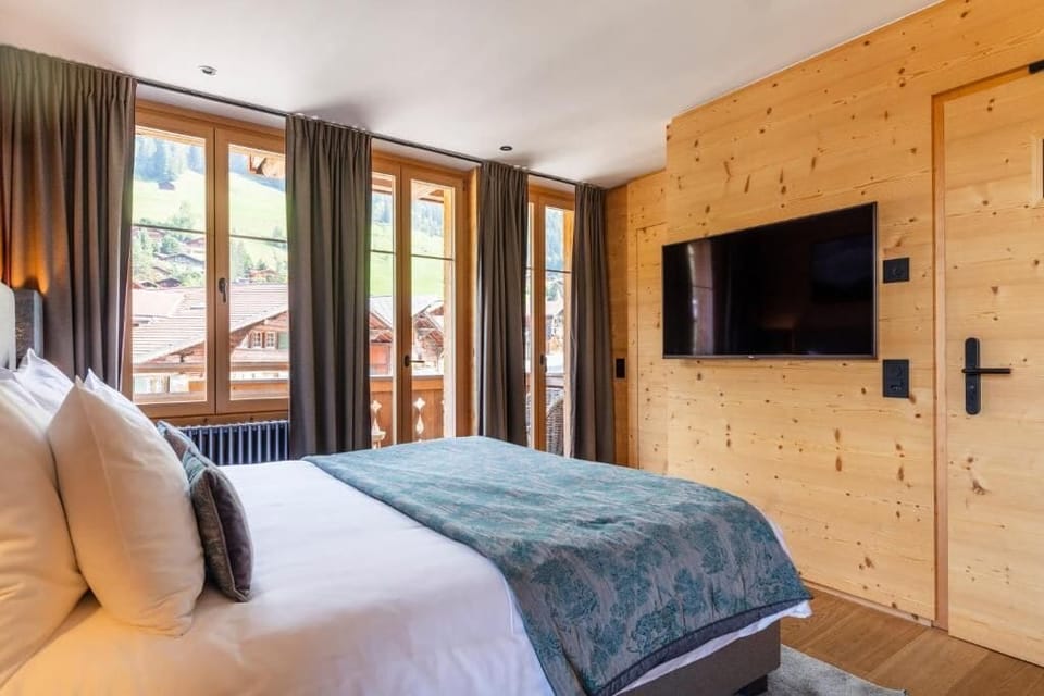 In-room safe, desk, soundproofing, WiFi (free)