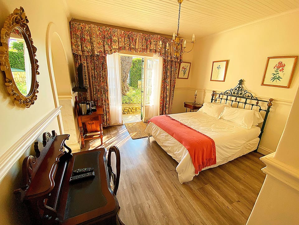 Standard Room | 1 bedroom, premium bedding, in-room safe, desk