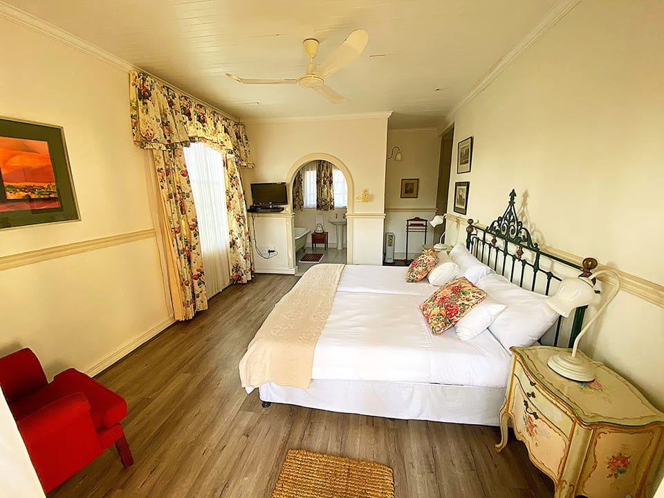 1 bedroom, premium bedding, in-room safe, desk