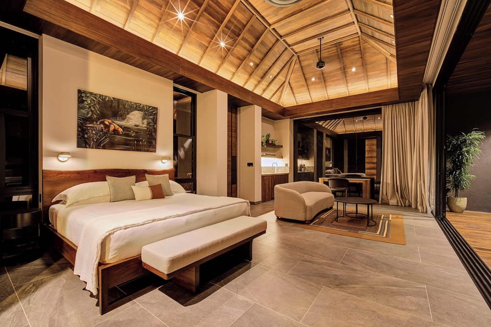 Luxury Tree House, 1 King Bed | Premium bedding, down comforters, pillowtop beds, minibar
