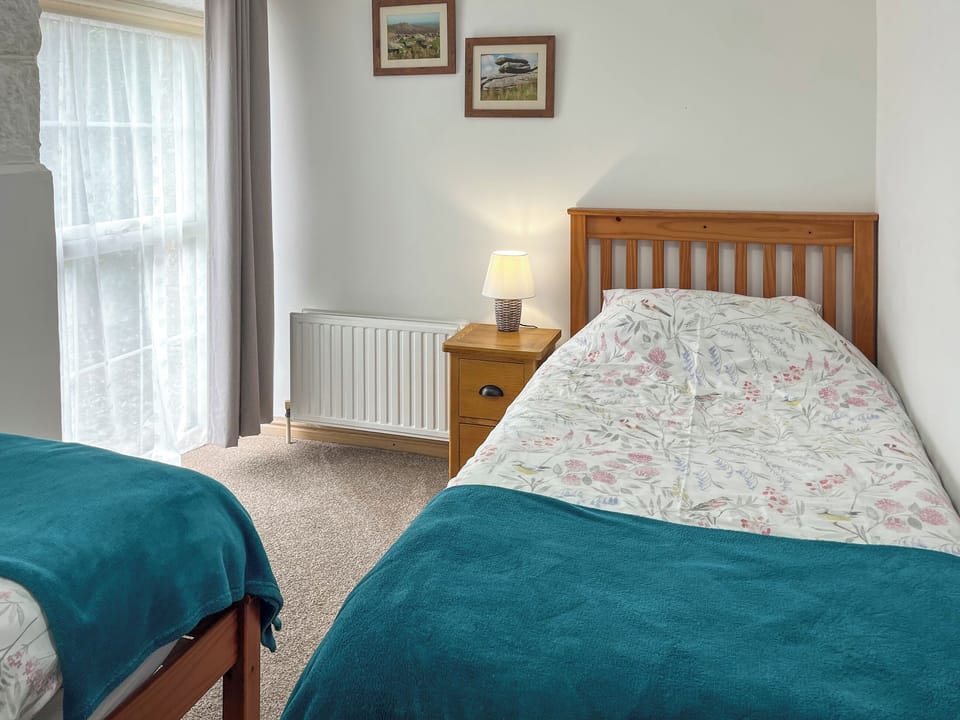 Twin bedroom | Bickle Bice Barn - Cheesewring Farm, Minions