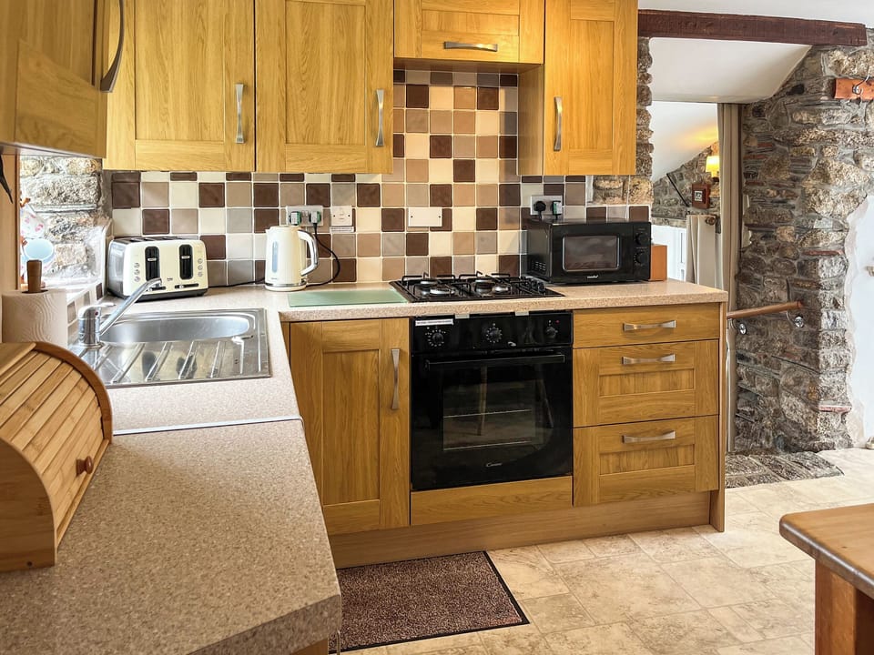 Kitchen/diner | Bickle Bice Barn - Cheesewring Farm, Minions