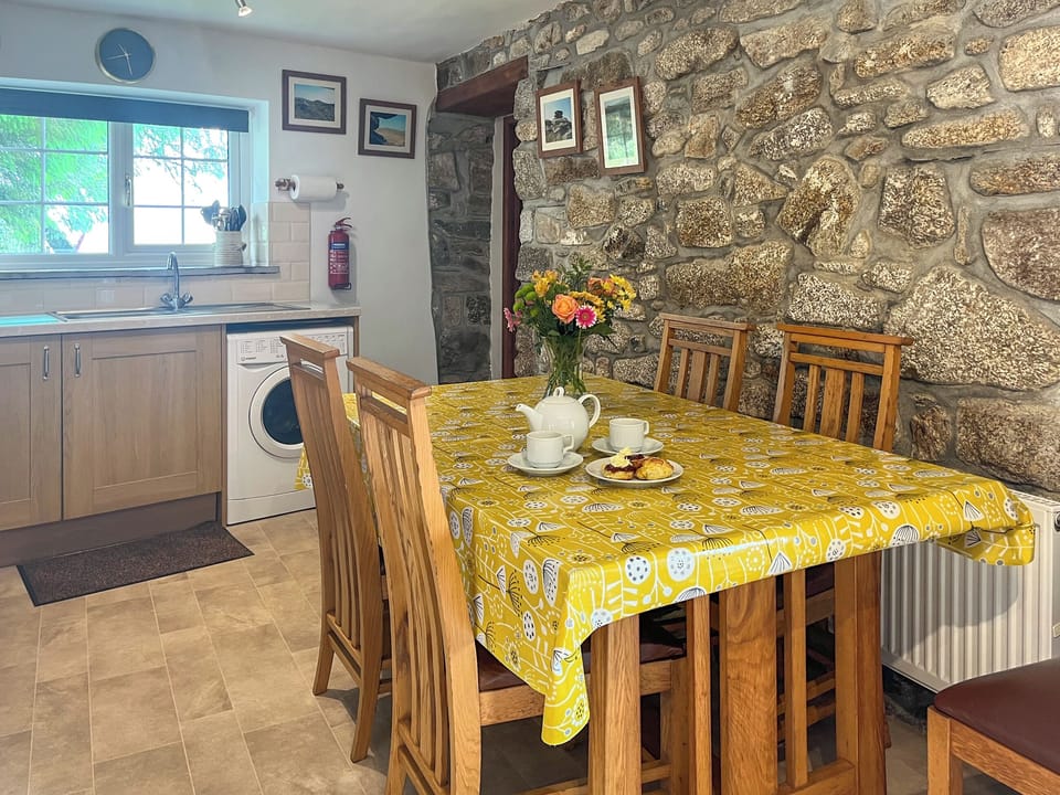 Dining Area | Mum&rsquo;s Cottage - Cheesewring Farm, Minions