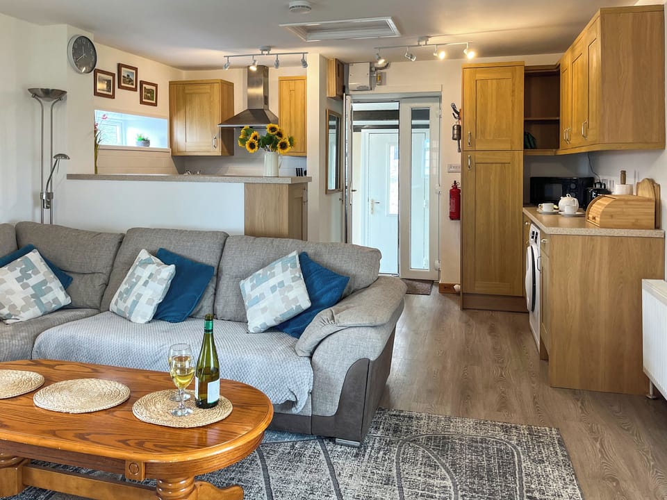 Open plan living space | Cheesewring Cottage - Cheesewring Farm, Minions