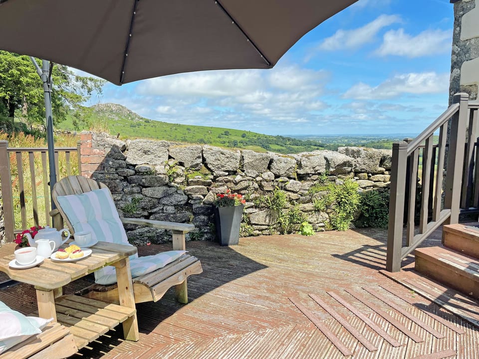 Sitting-out-area | Cheesewring Cottage - Cheesewring Farm, Minions