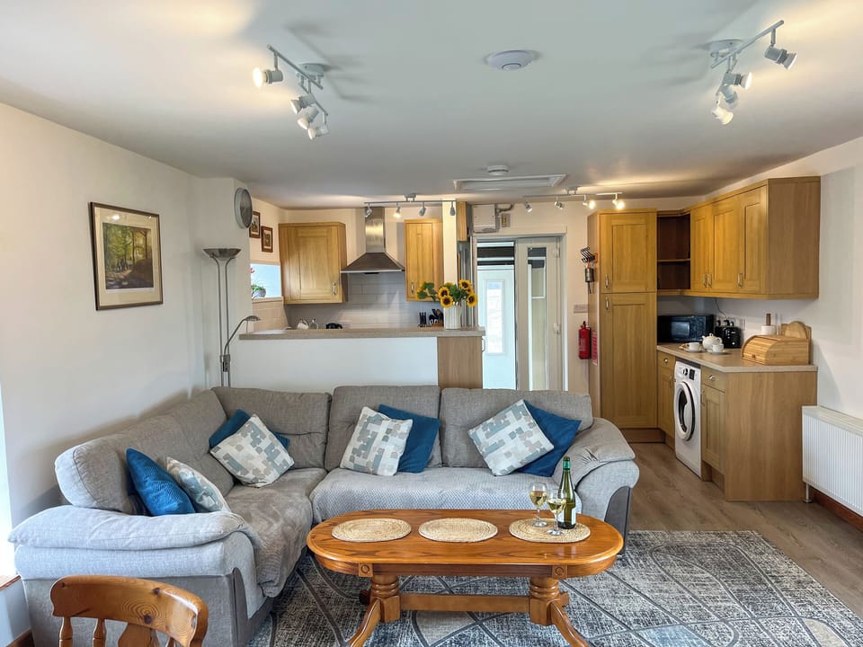 Open plan living space | Cheesewring Cottage - Cheesewring Farm, Minions