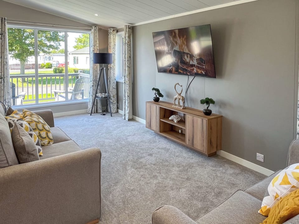 Open plan living space | Victory Wisteria Lodge, Patrington Haven