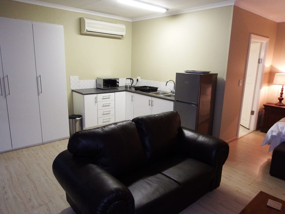 Double Room, 1 Bedroom | Private kitchen | Fridge, electric kettle
