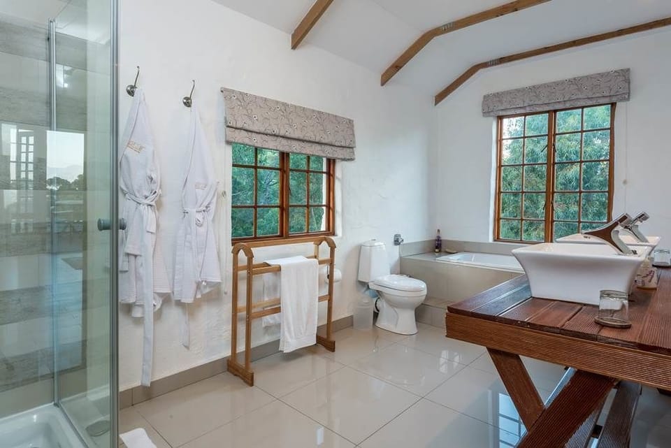 Premium Mountain & Sea View Room  | Bathroom | Hair dryer, bathrobes, towels