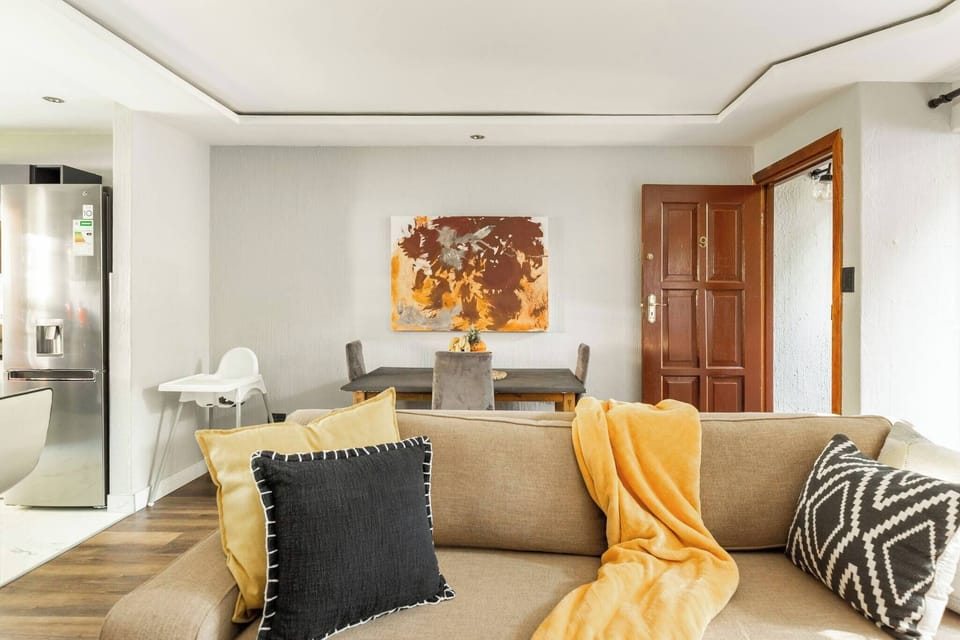 Apartment, 2 Bedrooms, Balcony | Living room