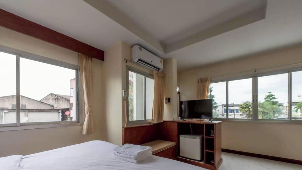 Deluxe Double Room | Desk, WiFi (free)