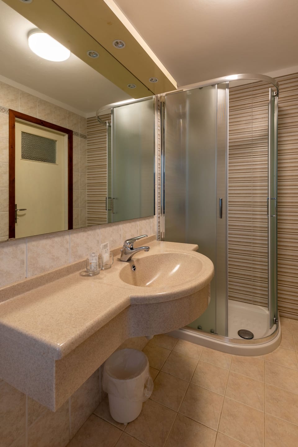 Double or Twin Room, Garden View | Bathroom