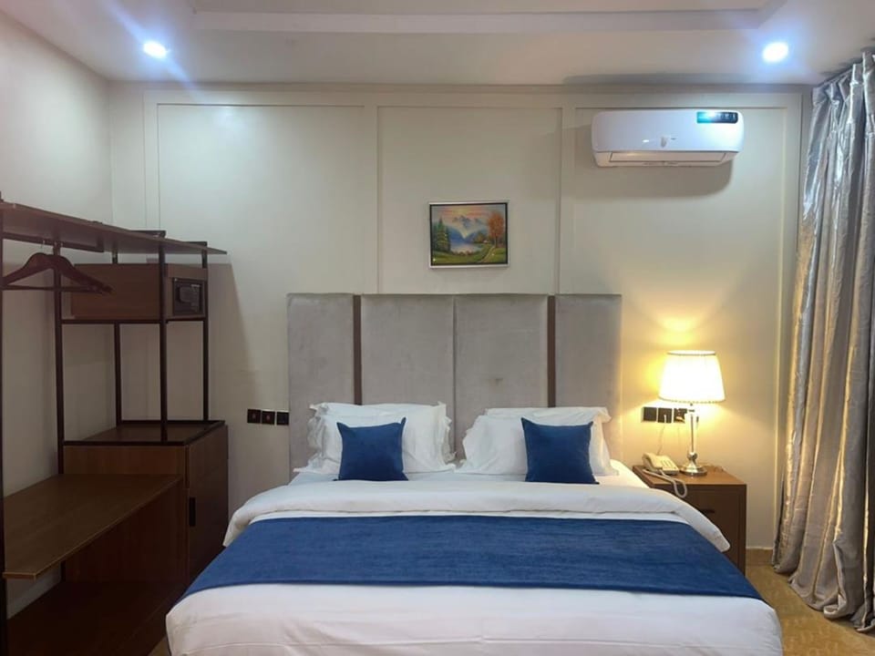 Superior Room | In-room safe, desk, laptop workspace, soundproofing
