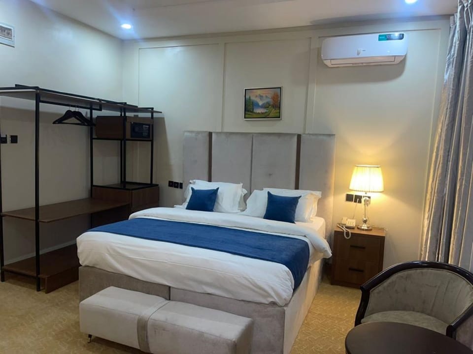 Superior Room | In-room safe, desk, laptop workspace, soundproofing