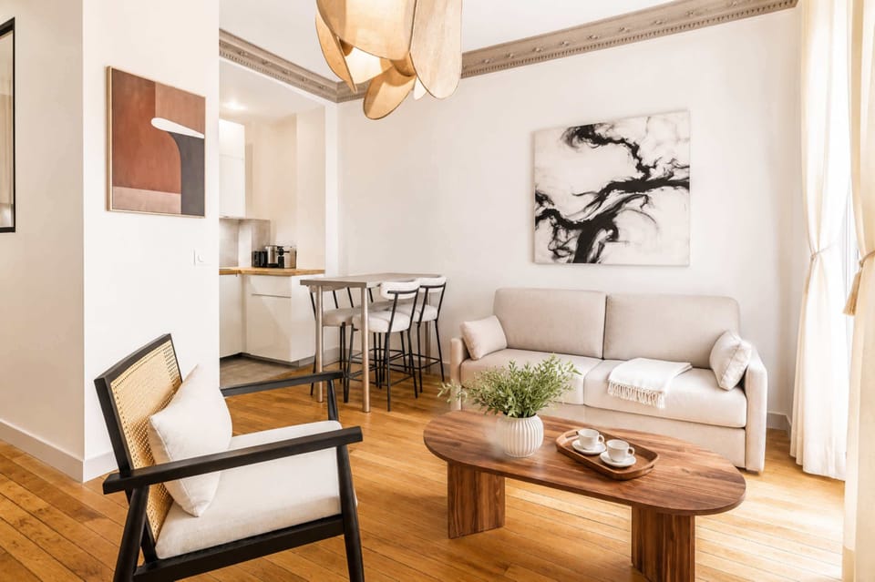 Spacious parisian living room