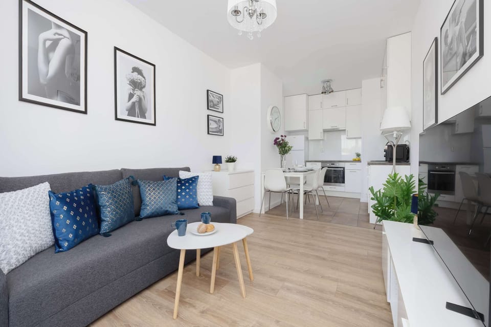 Bright living room with comfortable seating and modern décor.