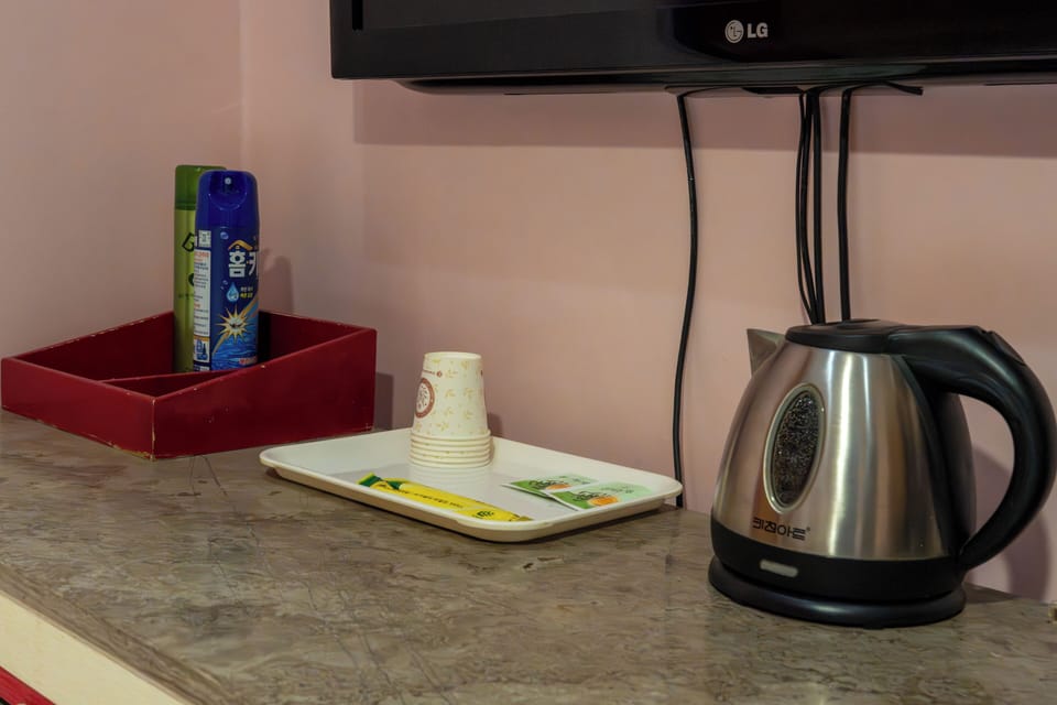 Deluxe Double Room | Coffee and/or coffee maker