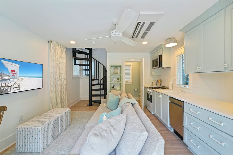NEW MODERN BUILD PRIVATE GUEST COTTAGE