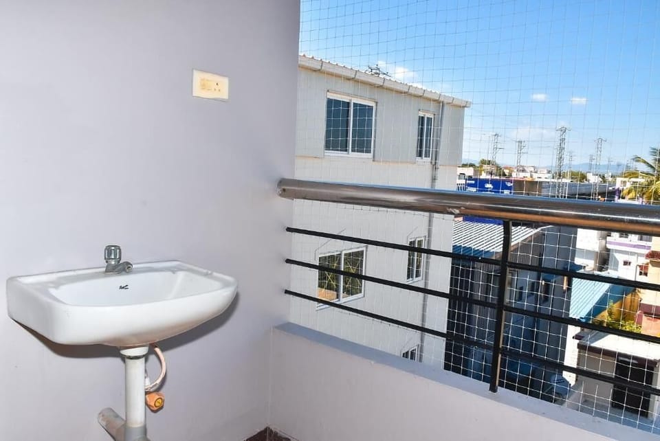 Deluxe Double Room | Property grounds