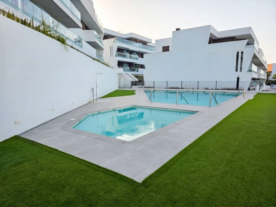 Sunbath area for young and adults 
