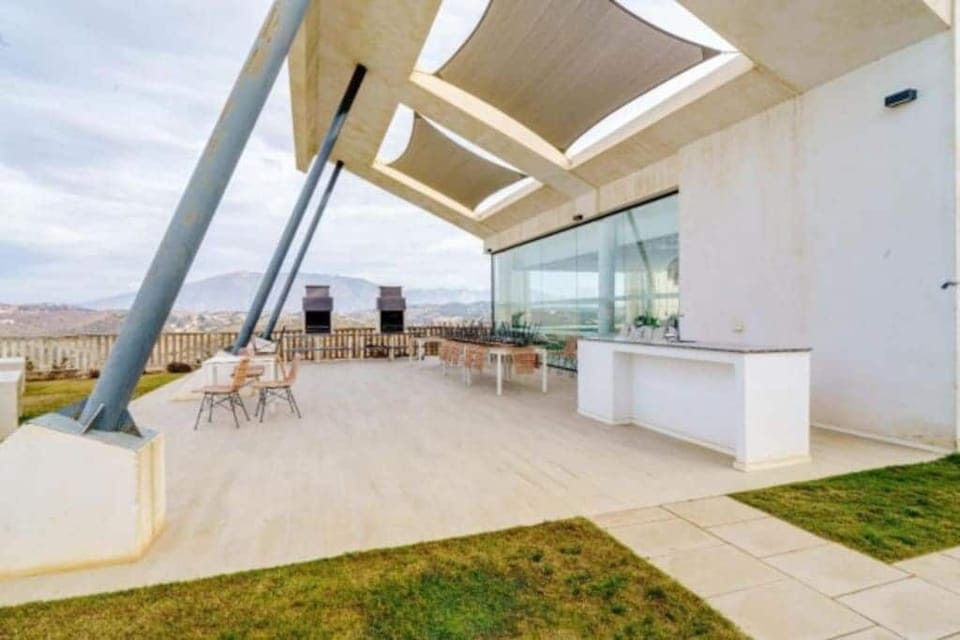 BBQ area with spectacular mountain view.