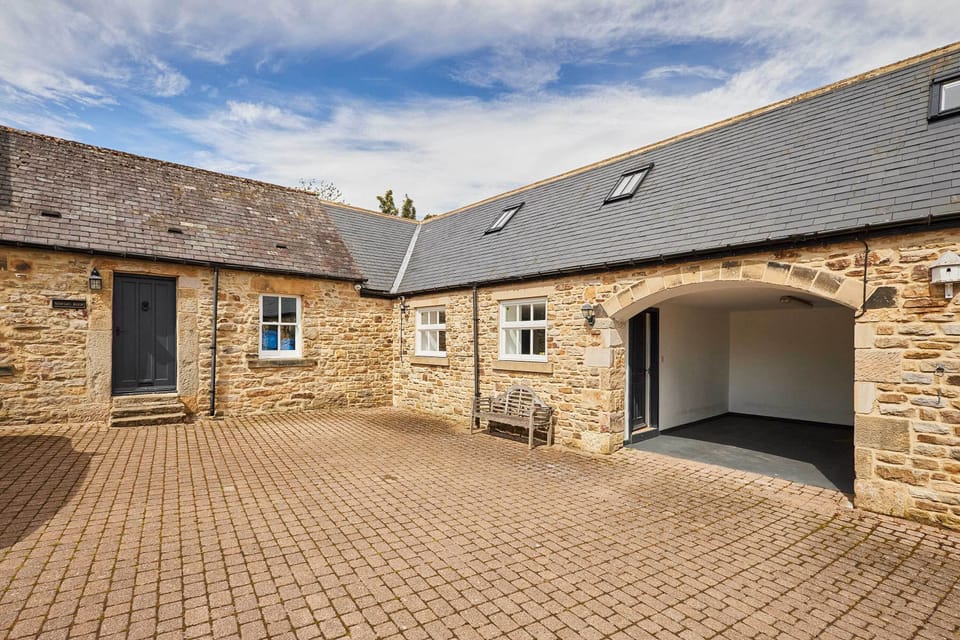 The Coach House, Consett - Host & Stay
