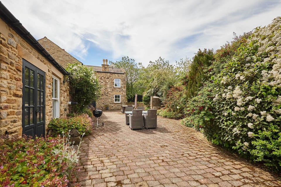 The Coach House, Consett - Host & Stay