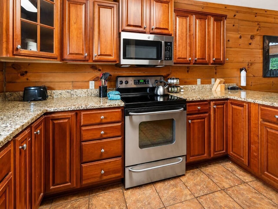 Fully-equipped kitchen