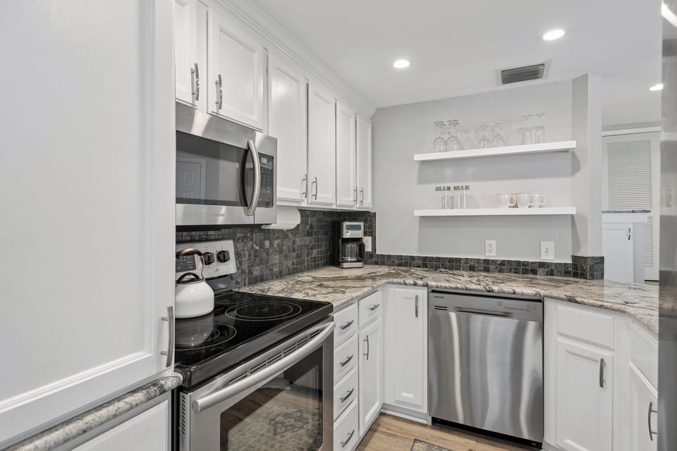 Crispy White Kitchen