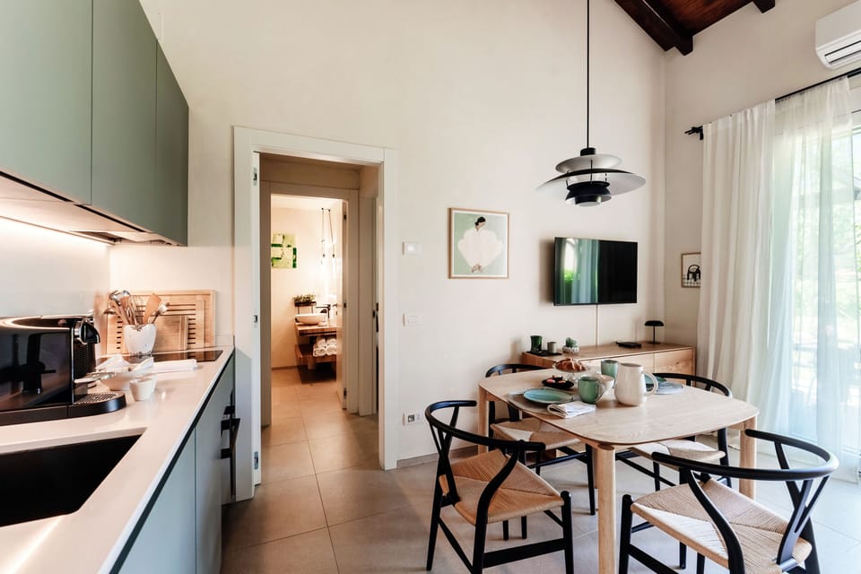 Apartment, Lake View | Dining