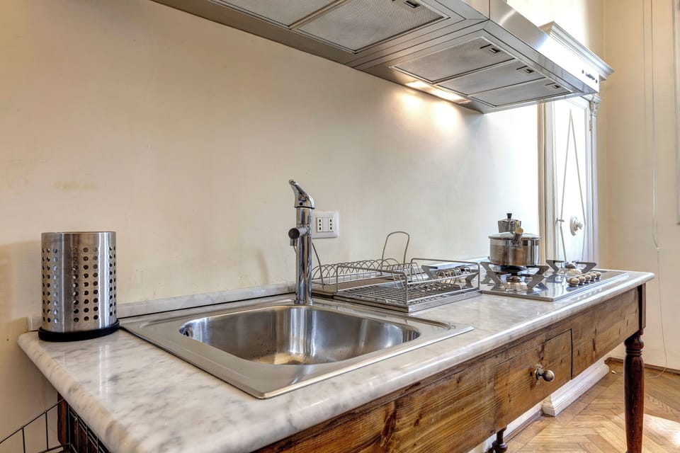 Apartment | Private kitchen | Microwave, oven, stovetop