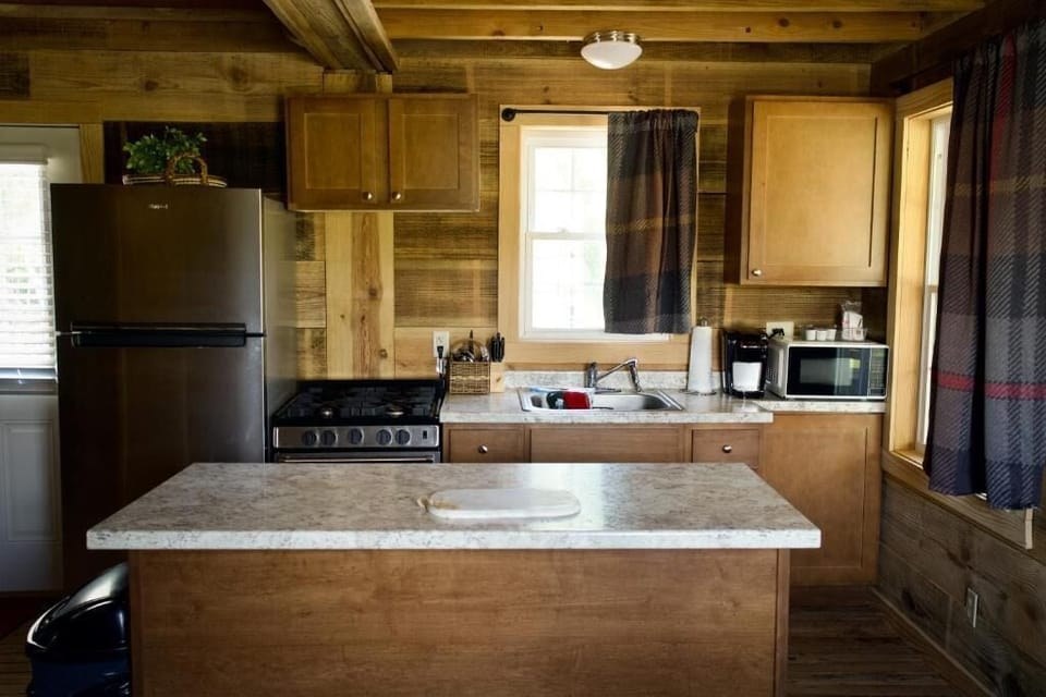 Cottage, Pets Allowed, Golf View | Private kitchen