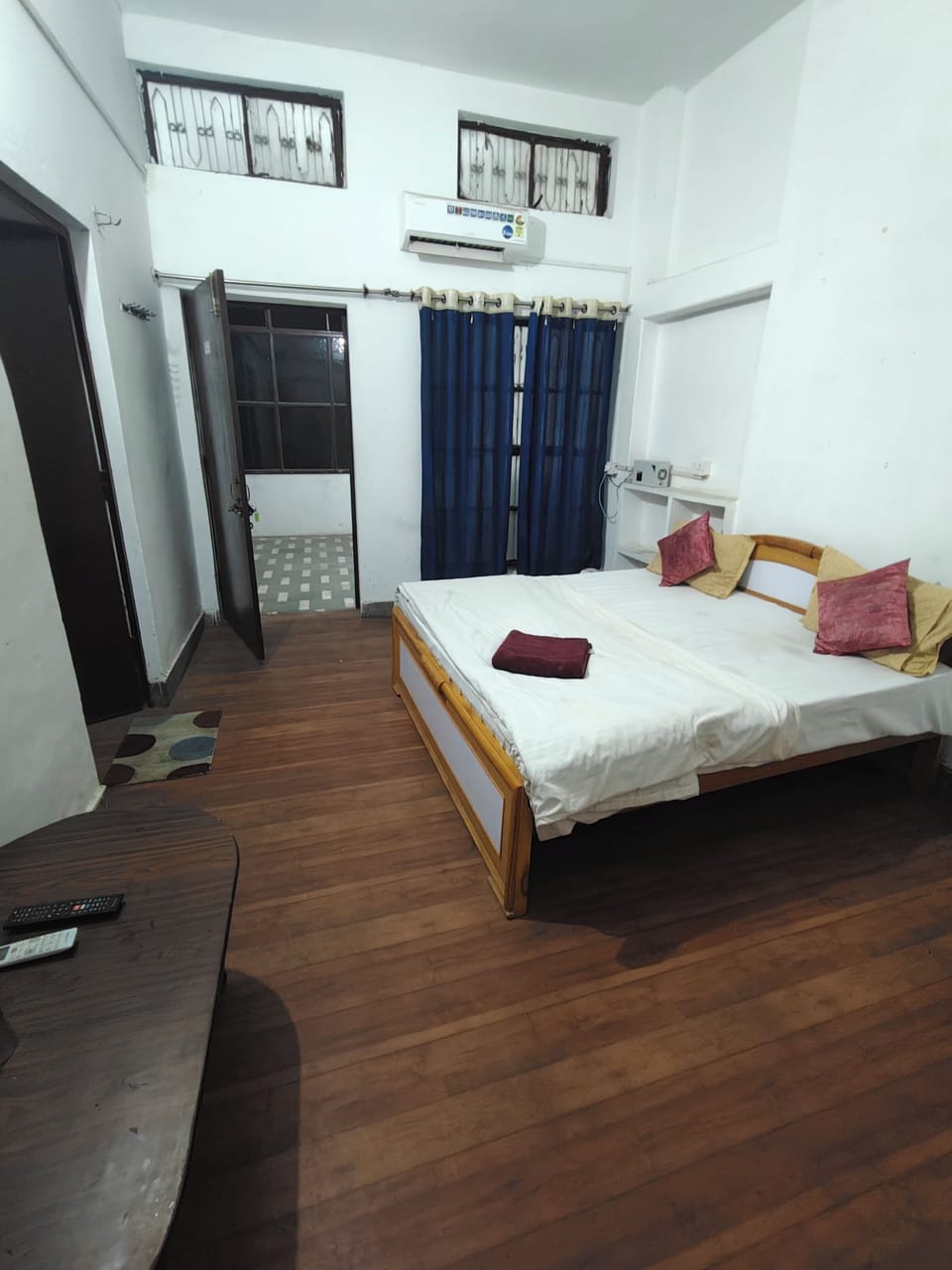 Single Room | Desk, WiFi (free)