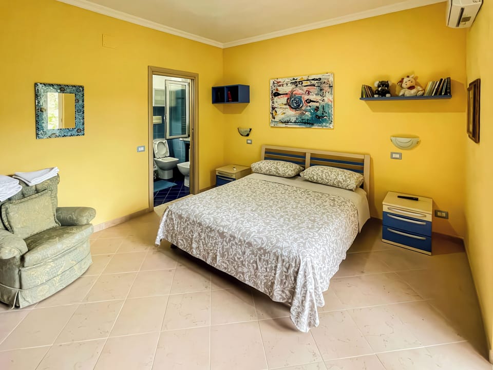 Basic Room, Balcony, City View | WiFi (free)