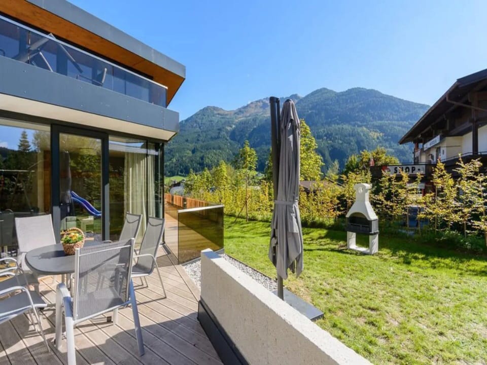 House | Balcony