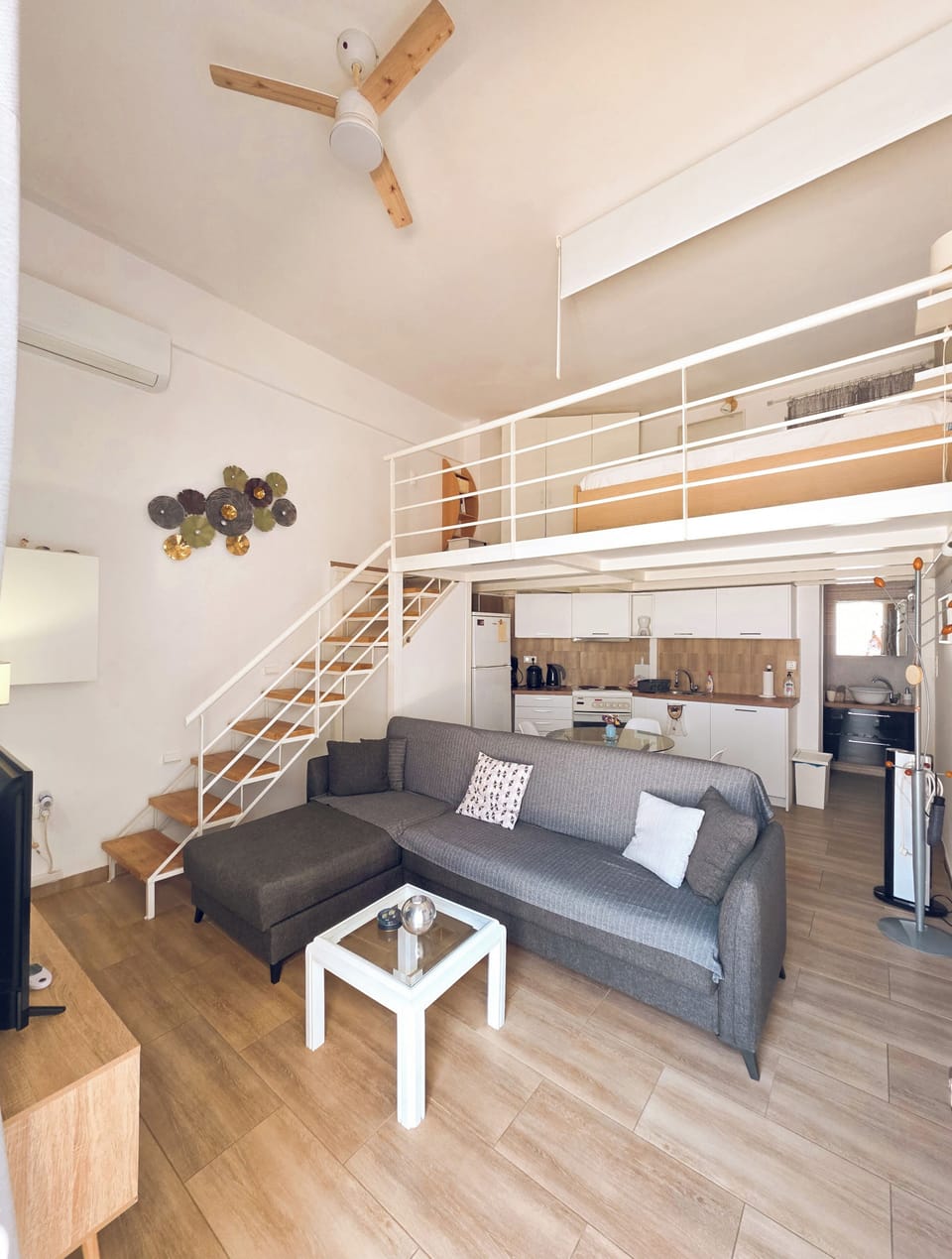 Deluxe Apartment, City View | Blackout drapes, iron/ironing board, WiFi (free)