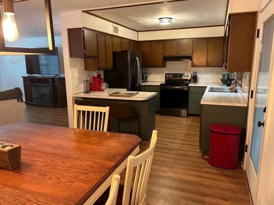 Deluxe House, Patio | Private kitchen