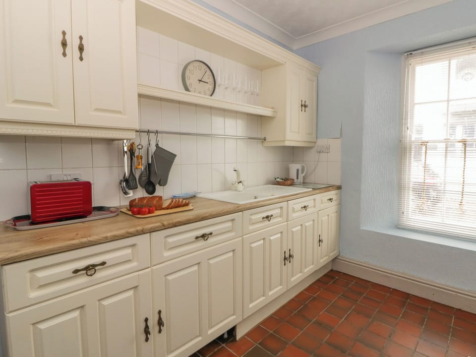 Cookware/dishes/utensils