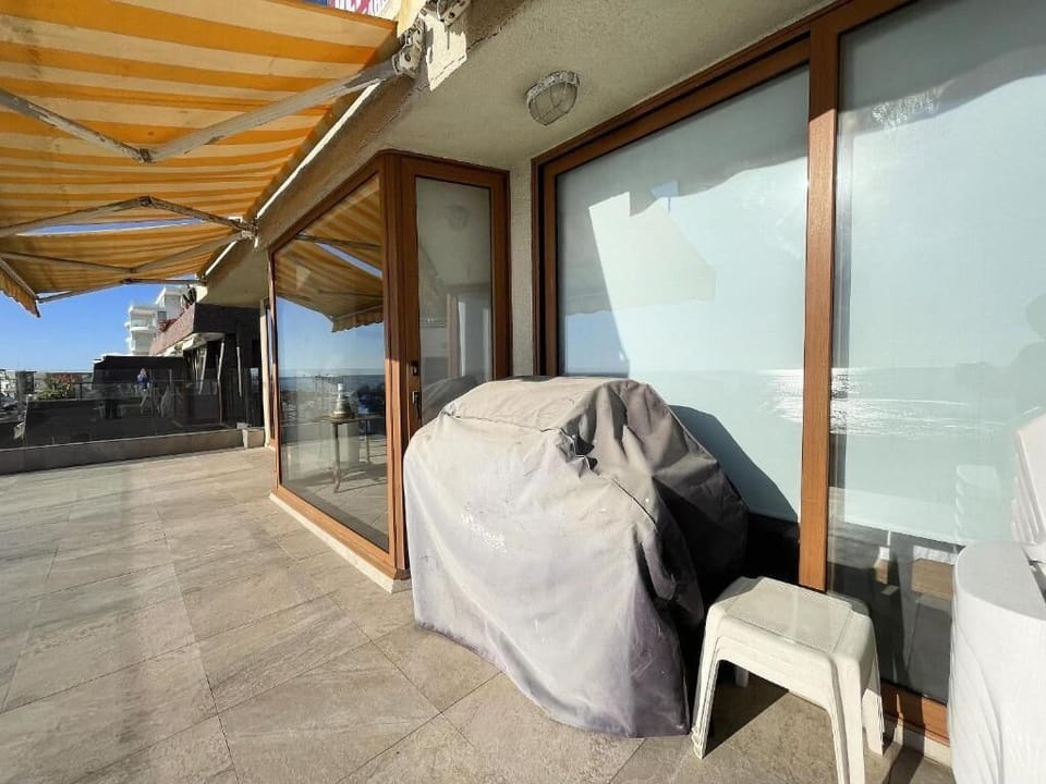 Apartment | Terrace/patio