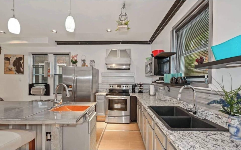 House, 4 Bedrooms, Smoking, Fireplace | Interior