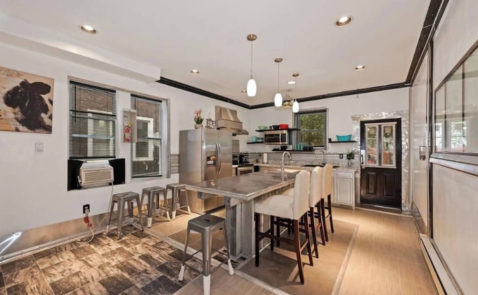 House, 4 Bedrooms, Smoking, Fireplace | Private kitchen