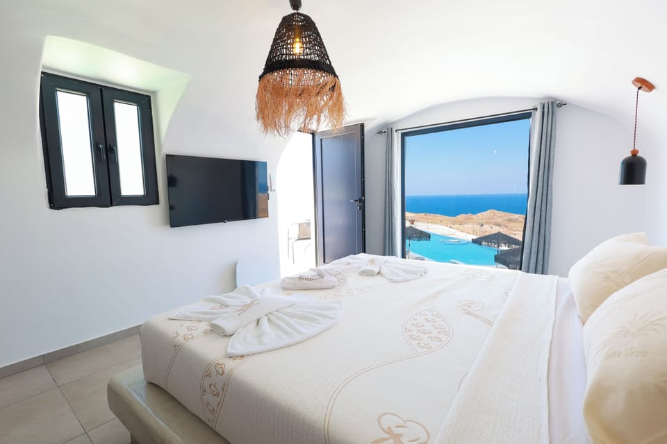 Dome Suite with Sea View & Hot Tub | Premium bedding, in-room safe, soundproofing, travel crib