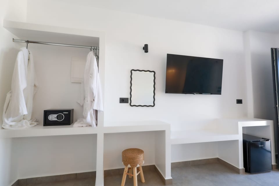 Superior Double Room, Sea View | Premium bedding, in-room safe, soundproofing, travel crib